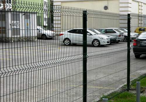 Ограждение парковки офиса, производства в Новоуральске